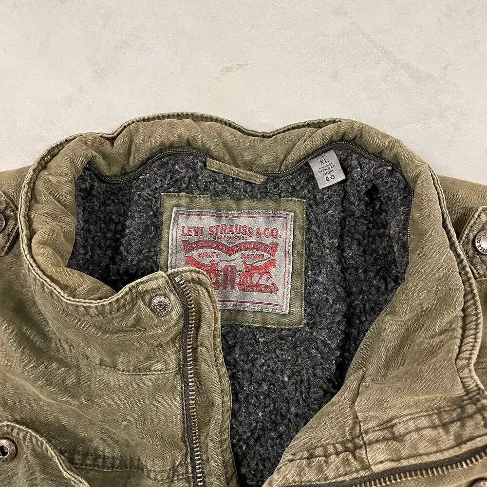 vintage y2k Sherpa lined Levi’s jacket